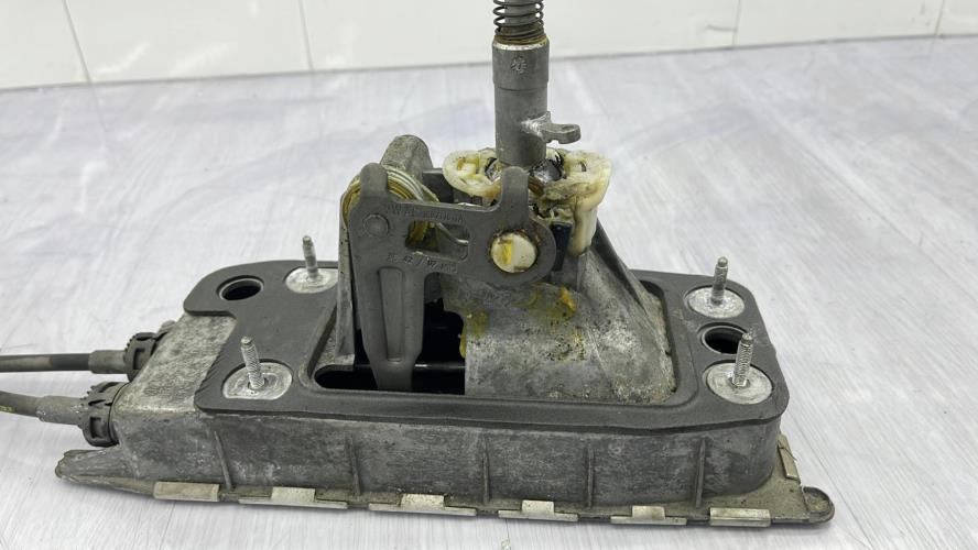 Levier de vitesses VOLKSWAGEN GOLF 5 Essence