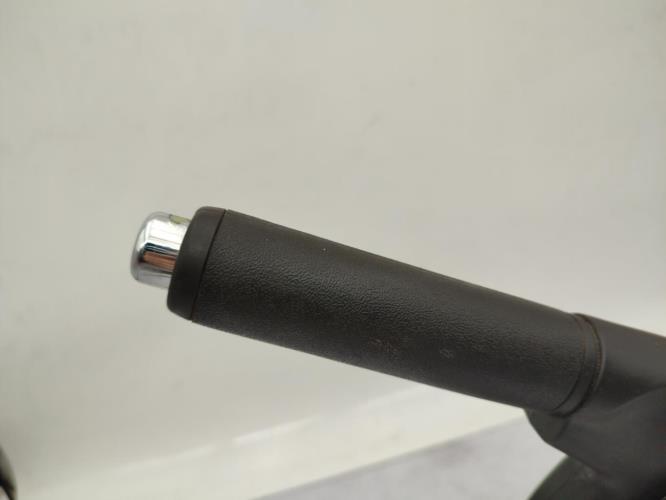 Levier frein à main TOYOTA YARIS 2 PHASE 1 Diesel