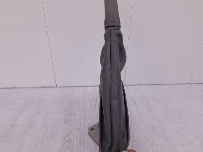 Levier frein à main TOYOTA IQ Essence