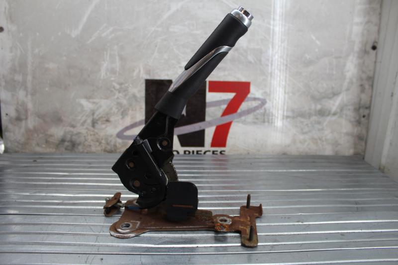 Levier frein à main PEUGEOT 208 1 PHASE 1 Essence