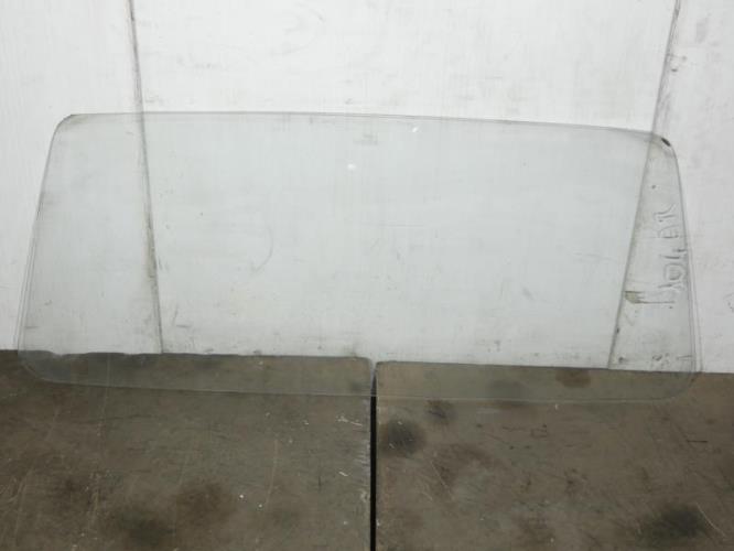 Lunette arriere PEUGEOT 104 Essence