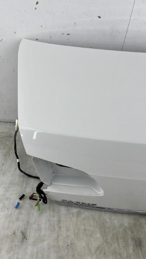 Malle/Hayon arriere VOLKSWAGEN PASSAT 6 Essence