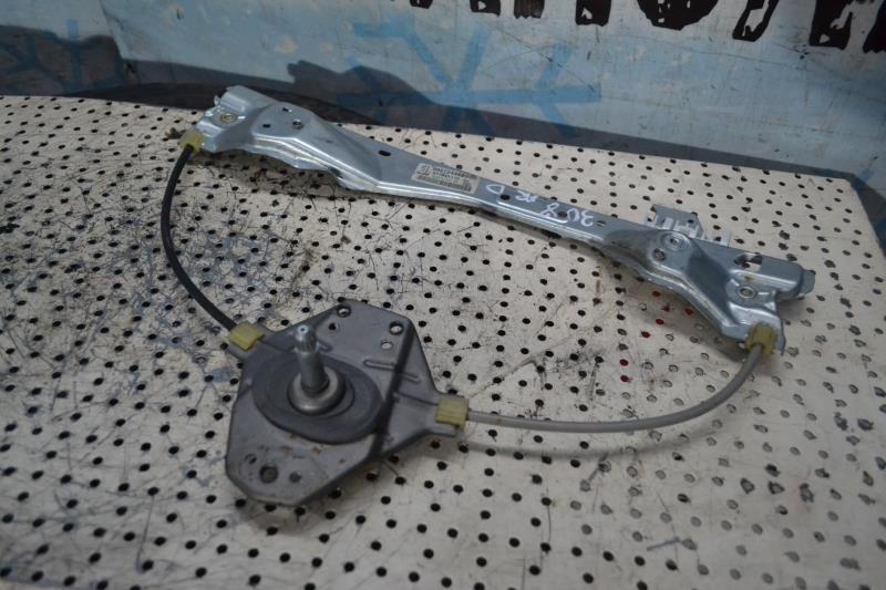 Leve vitre mecanique arriere droit PEUGEOT