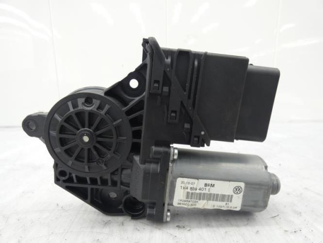 Mot. essuie glace arrière gauche VOLKSWAGEN GOLF 5 Diesel