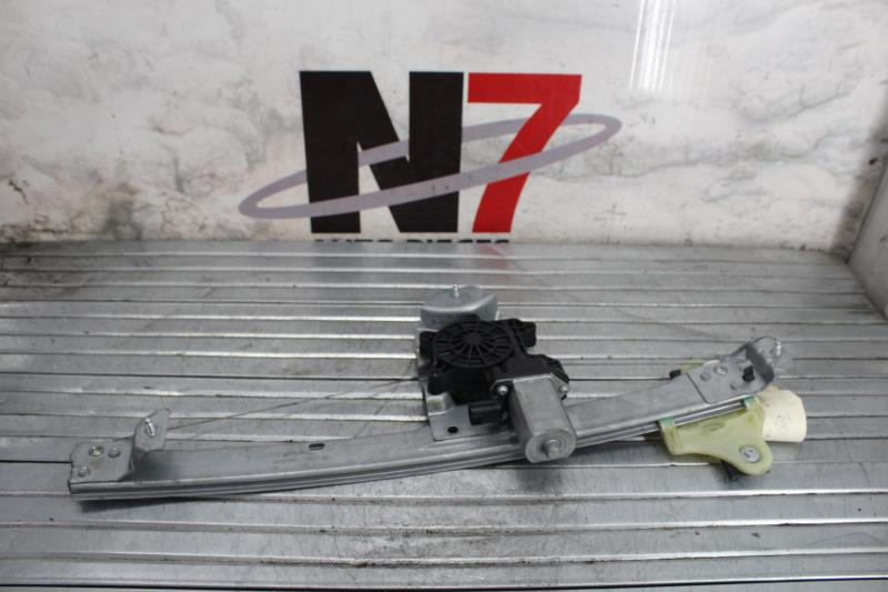 Moteur leve vitre avant droit RENAULT CLIO 4 PHASE 2 Essence