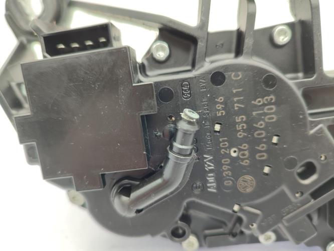 Moteur essuie glace arriere VOLKSWAGEN POLO 4 PHASE 2 Essence