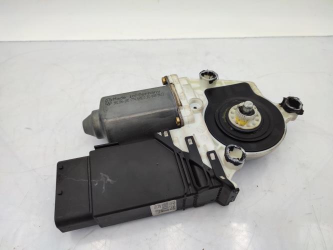 Moteur leve vitre avant droit VOLKSWAGEN GOLF 4 Essence