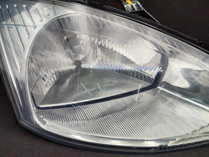 Optique avant principal droit (feux)(phare) FORD FOCUS 1 Essence