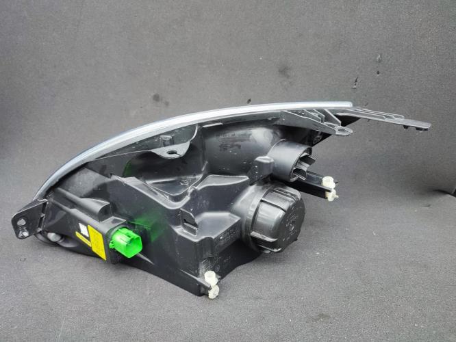Optique avant principal droit (feux)(phare) FORD FIESTA 5 PHASE 1 Essence