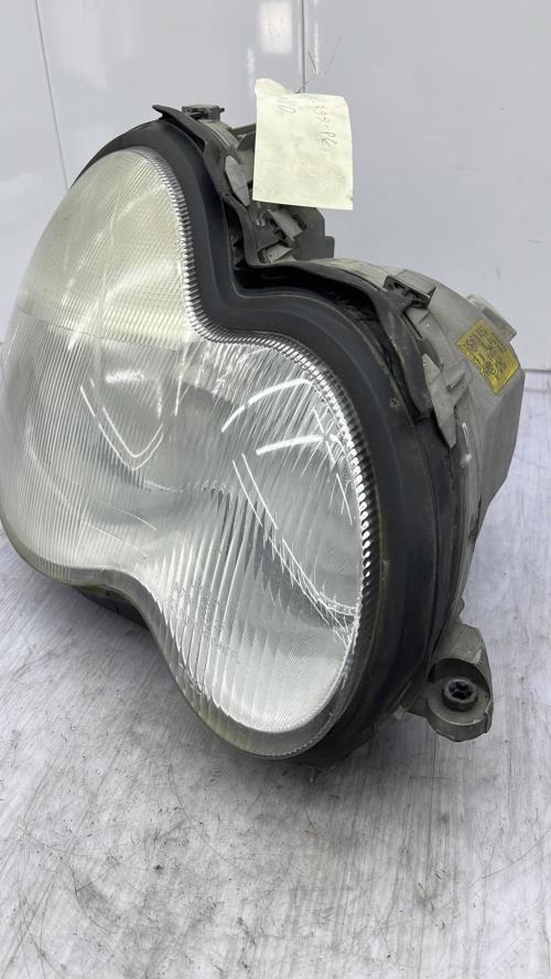 Optique avant principal droit (feux)(phare) MERCEDES CLASSE C 203 PHASE 1 BREAK Diesel