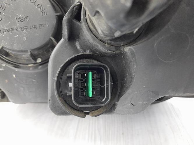 Optique avant principal droit (feux)(phare) KIA CARENS 3 Diesel