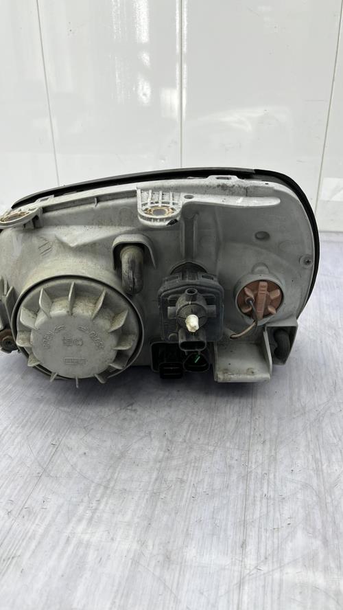 Optique avant principal droit (feux)(phare) HYUNDAI SANTA FE 1 Diesel