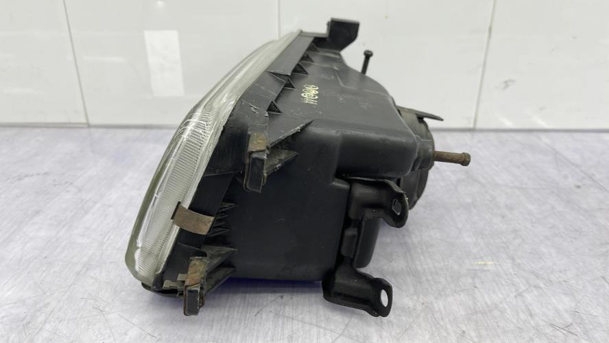 Optique avant principal droit (feux)(phare) TOYOTA Essence