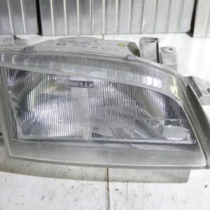 Optique avant principal droit (feux)(phare) TOYOTA CARINA 1 Diesel