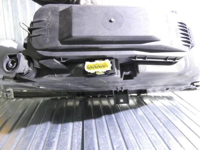 Optique avant principal gauche (feux)(phare) CITROEN XANTIA PHASE 2 Essence