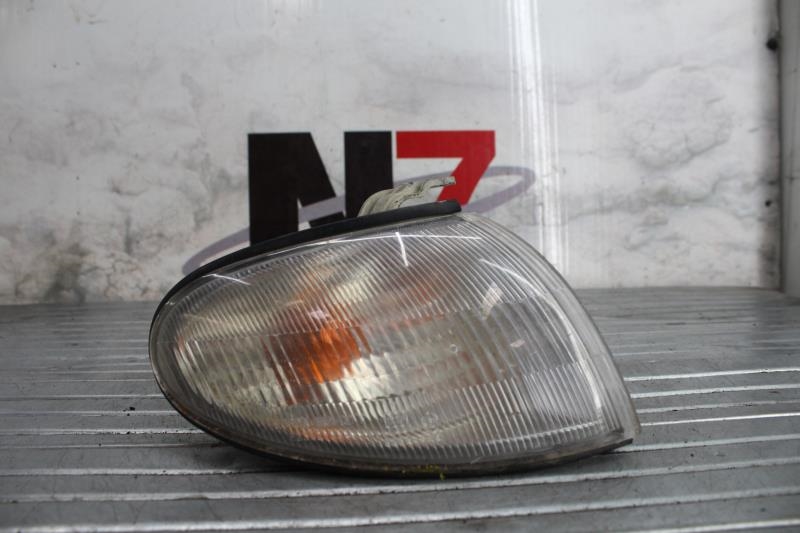 Optique avant secondaire droit (feux)(clignotant) HYUNDAI PONY 3 Essence