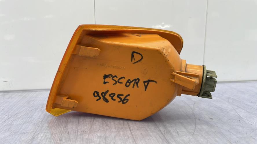 Optique avant secondaire droit (feux)(clignotant) FORD ESCORT 4 Essence