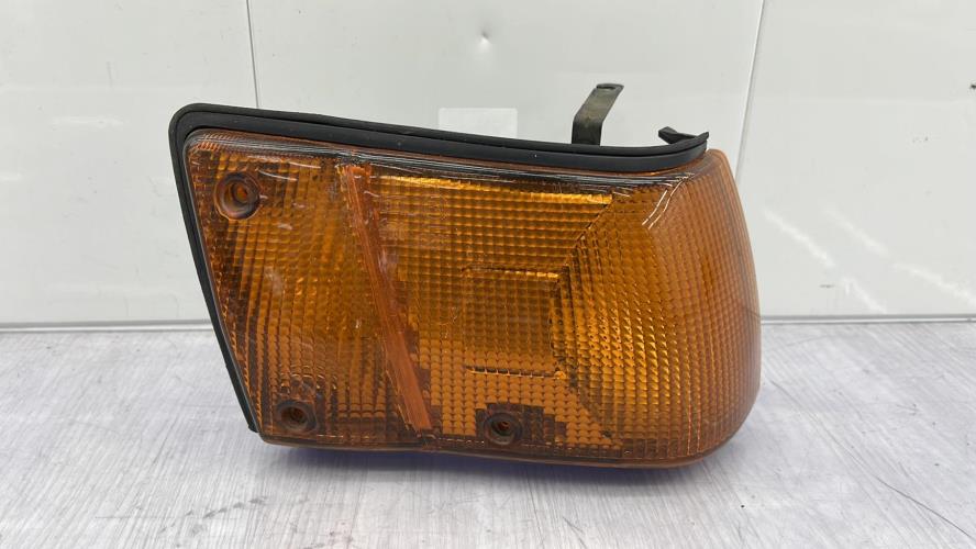 Optique avant secondaire droit (feux)(clignotant) NISSAN SUNNY 3 Essence