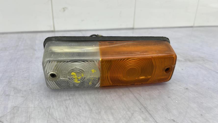 Optique avant secondaire droit (feux)(clignotant) PEUGEOT 104 Essence