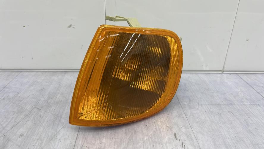 Optique avant secondaire gauche (feux)(clignotant) VOLKSWAGEN POLO 3 PHASE 1 Essence