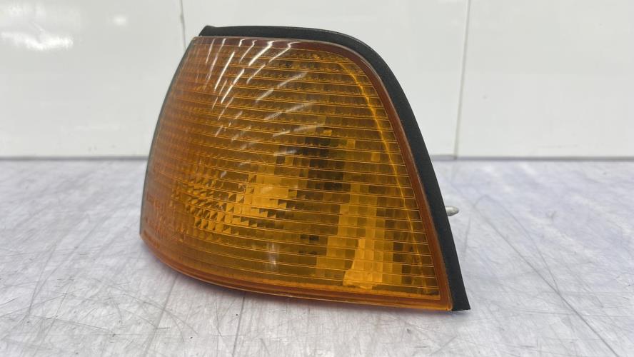 Optique avant secondaire gauche (feux)(clignotant) BMW SERIE 3 E36 Diesel