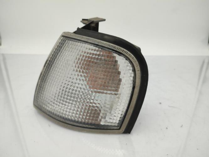 Optique avant secondaire gauche (feux)(clignotant) NISSAN