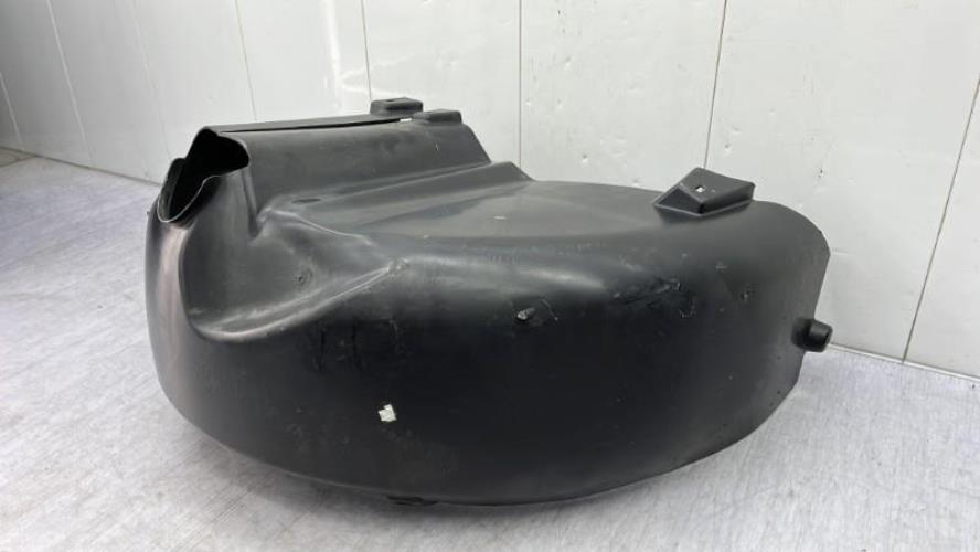 Pare boue arriere droit SKODA FABIA 2 PHASE 2 Diesel
