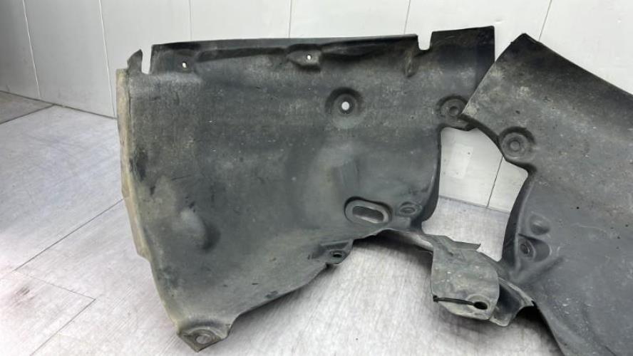 Pare boue avant gauche RENAULT MEGANE 3 PHASE 1 BREAK Diesel