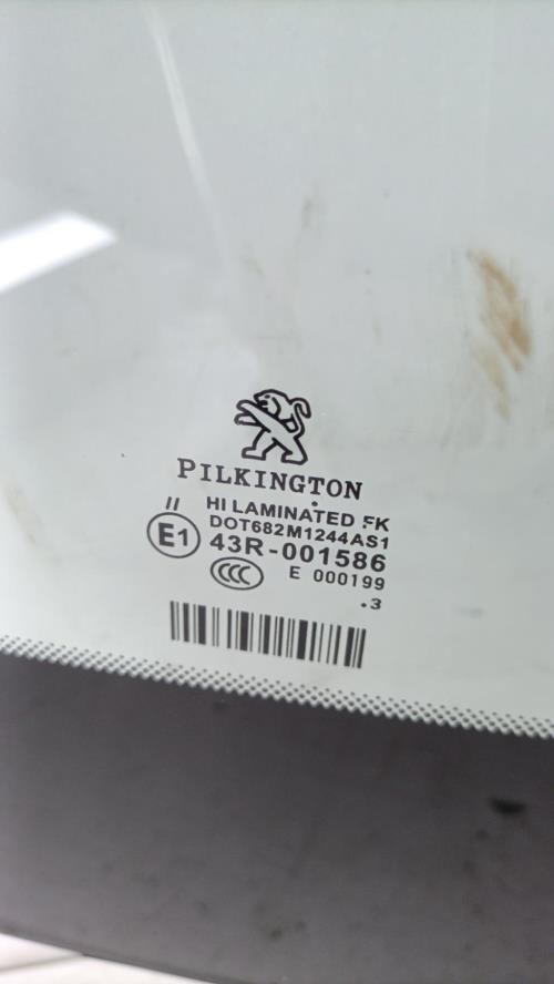 Pare brise PEUGEOT 208 1 PHASE 1 Essence