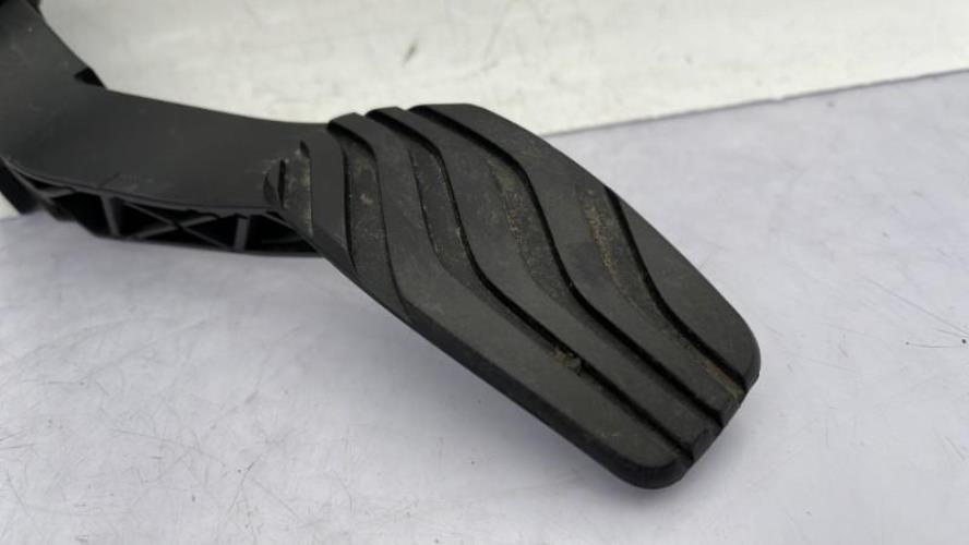 Pedale d'accelerateur NISSAN MICRA 5 Essence