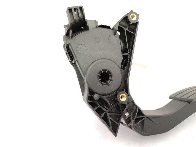 Pedale d'accelerateur RENAULT CLIO 4 PHASE 1 Diesel