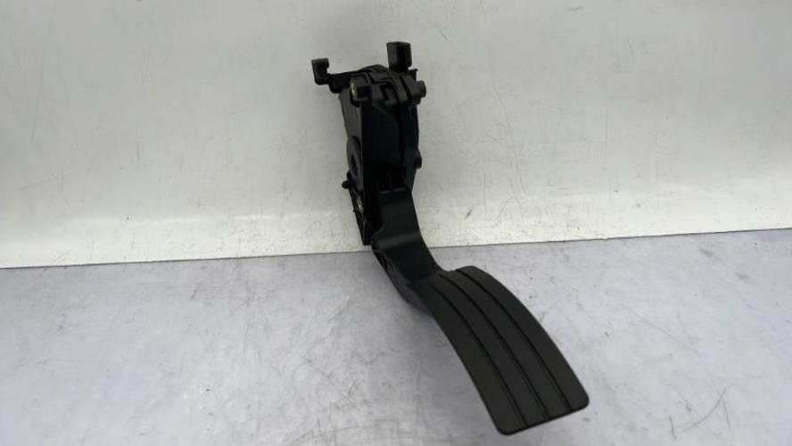 Pedale d'accelerateur RENAULT CAPTUR 1 PHASE 1 Essence