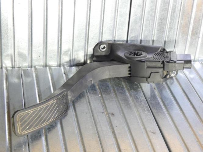 Pedale d'accelerateur FORD FIESTA 6 PHASE 1 Diesel