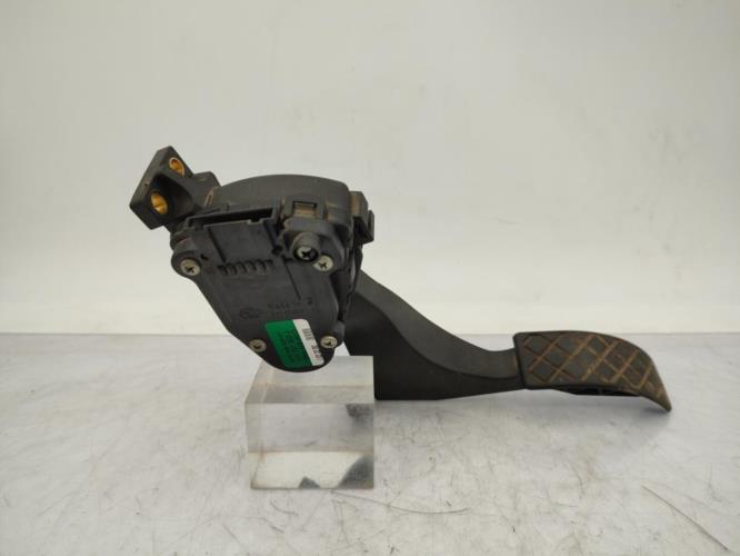 Pedale d'accelerateur VOLKSWAGEN GOLF 4 Essence