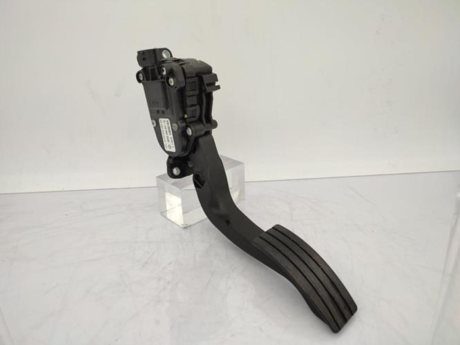 Pedale d'accelerateur RENAULT TWINGO 2 PHASE 1 Essence