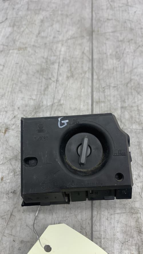 Platine feu arriere gauche AUDI 80 3 PHASE 1 Essence