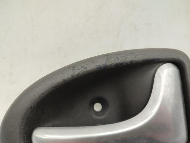Poignee interieur avant droit RENAULT SCENIC 1 PHASE 2 Diesel