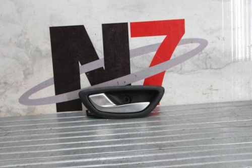 Poignee interieur arriere gauche RENAULT MEGANE 4 PHASE 1 Diesel