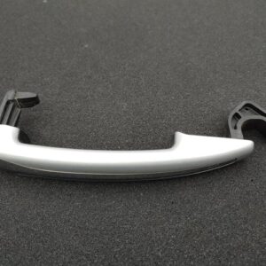 Poignee porte avant gauche CITROEN C5 2 Diesel