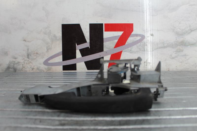 Poignee porte avant gauche PEUGEOT 208 1 PHASE 1 Diesel