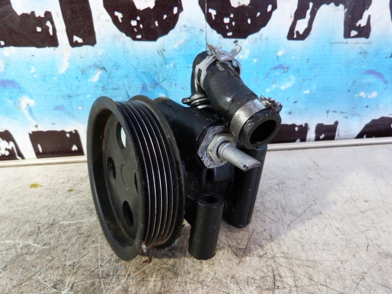 Pompe de direction FORD FIESTA 5 PHASE 1 Essence