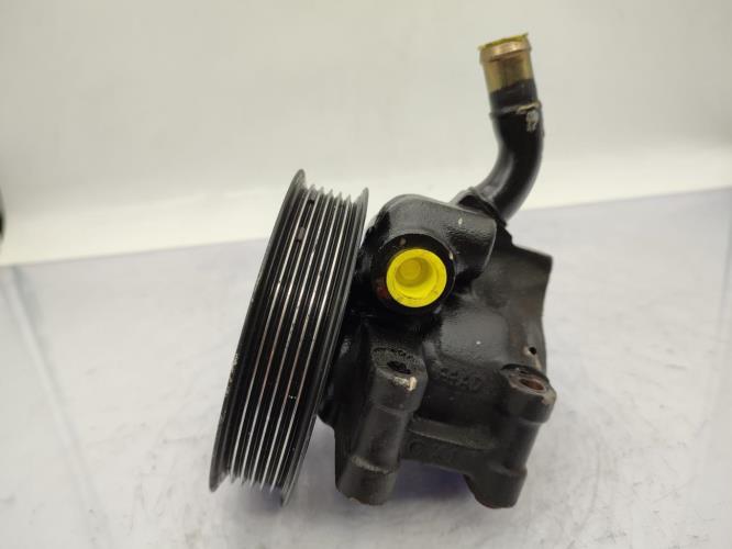 Pompe de direction FORD FOCUS 1 Essence