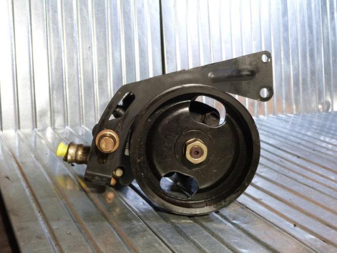 Pompe de direction NISSAN ALMERA 1 PHASE 2 Essence