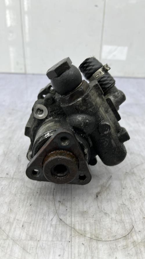 Pompe de direction VOLKSWAGEN PASSAT 4 PHASE 1 BREAK Diesel