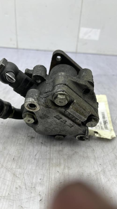 Pompe de direction VOLKSWAGEN PASSAT 4 PHASE 2 BREAK Diesel