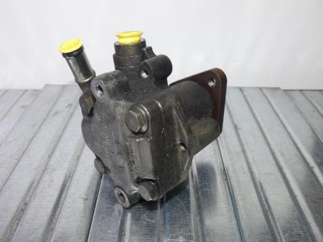 Pompe de direction VOLKSWAGEN PASSAT 4 PHASE 2 BREAK Diesel