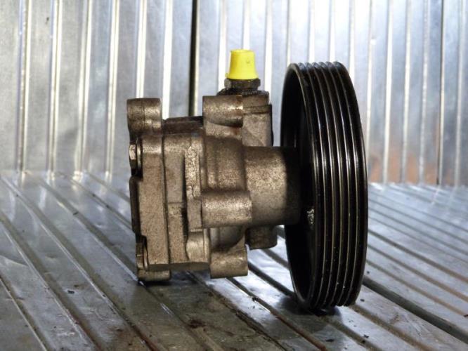 Pompe de direction FORD FIESTA 5 PHASE 1 Diesel