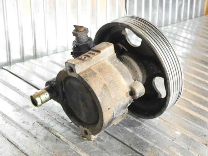 Pompe de direction RENAULT CLIO 2 PHASE 1 Essence