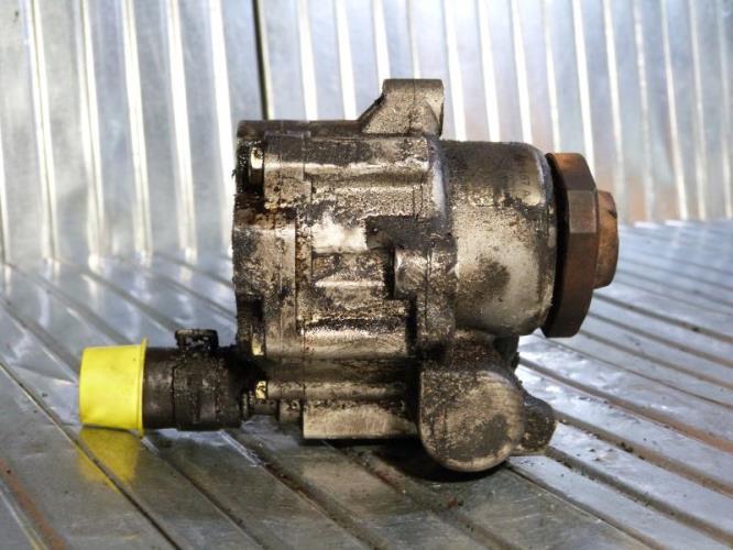 Pompe de direction VOLKSWAGEN POLO 3 PHASE 2 Essence