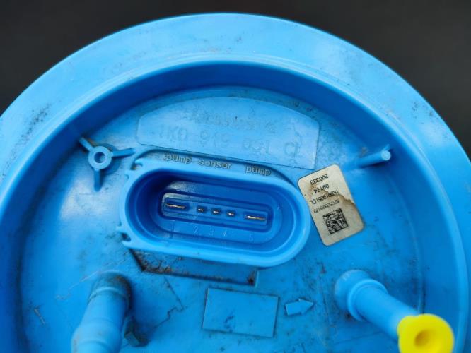 Pompe immergee VOLKSWAGEN GOLF PLUS PHASE 1 Essence